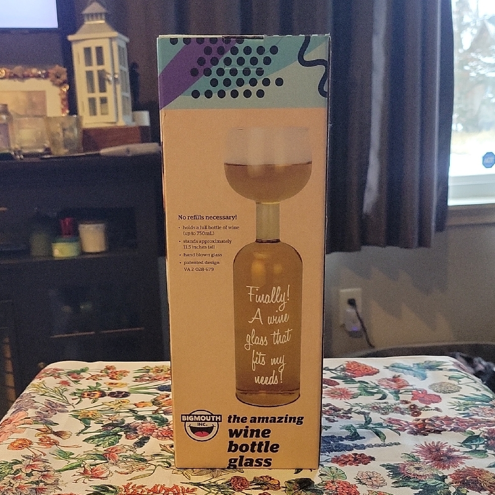 Wine Bottle Glass / Gag gift for a Wine Lover!NWT,In orig.pkg.
